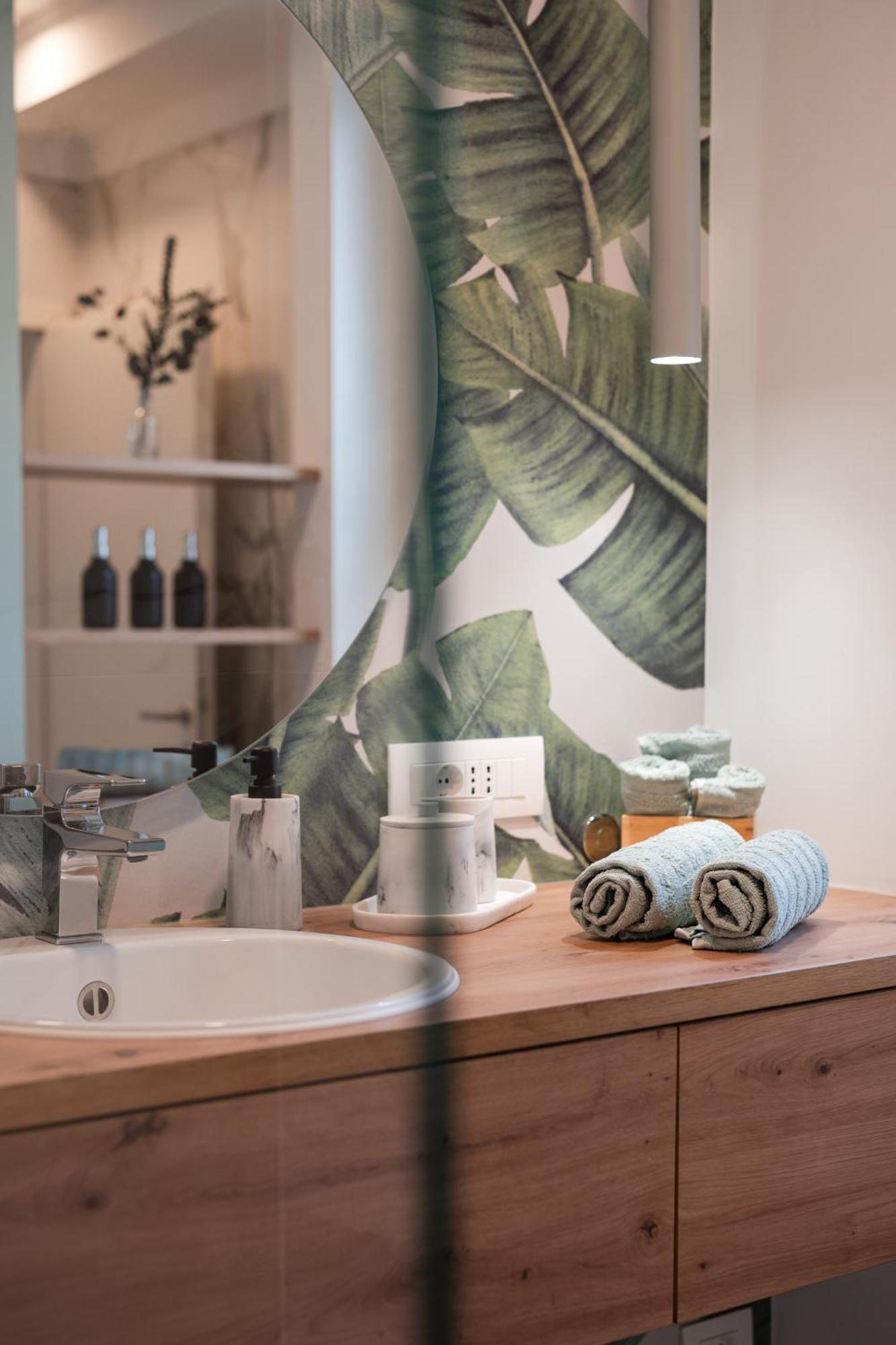 Promenaden Lounge Apartment *